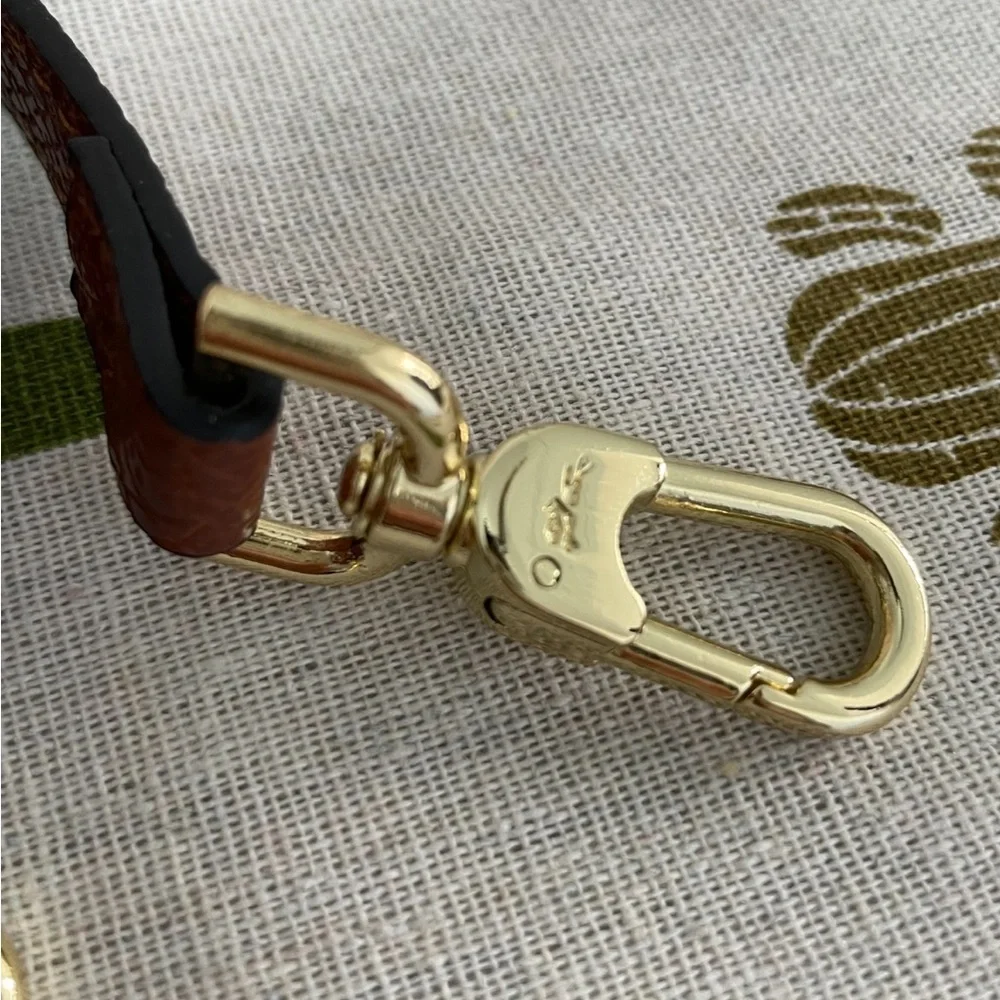 Longchamp Cream Woven Tote with Brown Horse Motif - Picture 9 of 11